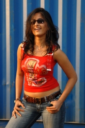 anushka-0032_1.jpg