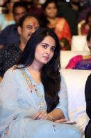 anushka-shetty-hit-pre-release24.jpg