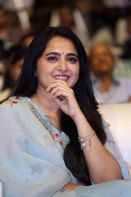 anushka-shetty-hit-pre-release3.jpg