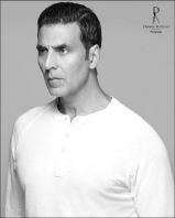 daboo-akshaykumar3.JPG