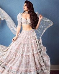 jacqueline_fernandez_pink_od60xgb73zpuhzoo.jpg