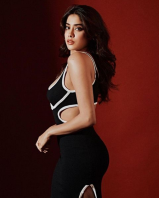 janhvikapoor_Outfit__3.png