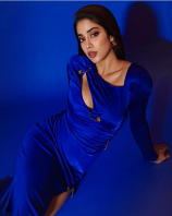 janhvikapoor_in__v.png