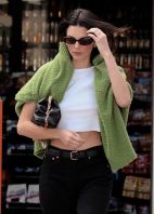 Kendall_Jenner_at_a_gas_station_in_LA__28March_01298.jpg