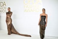 Khlo__and_Kim_Kardashian_at_the_CFDA_Fashion_Awards_in_NYC_today_.jpg