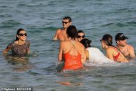99987437-14873753-They_looked_like_they_were_having_a_great_time_as_they_cooled_of-a-44_1751609502934.jpg
