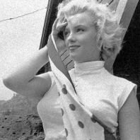 marilyn_monroe_photographed_by_jock_carroll2C_1952_.jpg