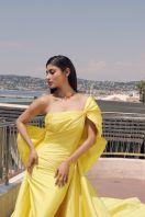 Mouni_Roy_Nambiar-XgAAgigK.jpg