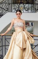 Mouni_Roy_NambiarWwAEs85U.jpg