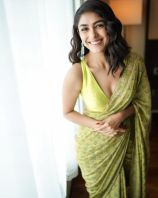 mrunal-thakur_165916063020.jpg