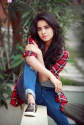 nabha-natesh-heroine905.jpg