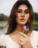 Nidhhi_Ravi_Tapadiaa_at_16-40-31.png