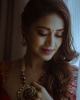 nivetha1pethuraj14.jpg