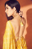 raashi-khanna-in-gold-yellow-saree6.jpg