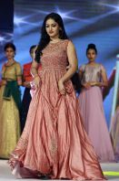 Saniya-Iyyappan-at-IFL-fashio-show-1.jpg