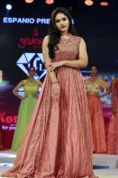 Saniya-Iyyappan-at-IFL-fashio-show-2.jpg