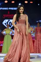 Saniya-Iyyappan-at-IFL-fashio-show-4.jpg