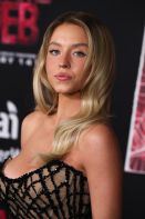 Sydney_Sweeney_at_the_premiere_of_MADAME_WEB2.jpg