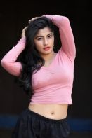 sheetal-bhatt-pink-croptop-black-shorts-rps26.jpg