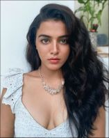 wamiqa87E0.JPG